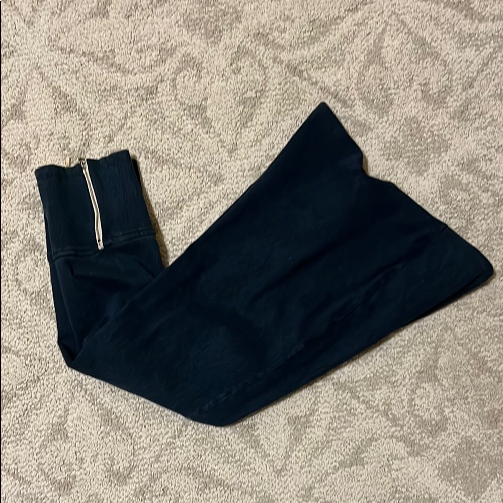 Cute Lysse Women's Jean Crops with zipper detail - size L